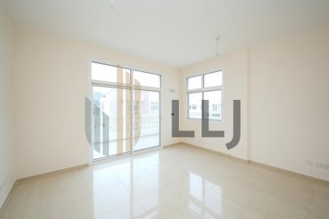 Vilë në Abu Dhabi, Emiratet e Bashkuara Arabe 5 dhoma gjumi, 904 m2. № 557363 - Foto 17