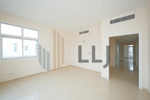 Vilë në Abu Dhabi, Emiratet e Bashkuara Arabe 5 dhoma gjumi, 904 m2. № 557363 - Foto 18