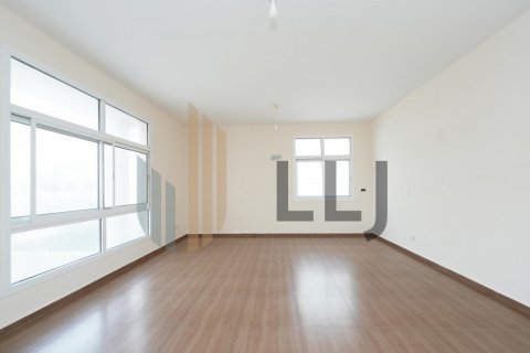 Vilë në Abu Dhabi, Emiratet e Bashkuara Arabe 5 dhoma gjumi, 904 m2. № 557363 - Foto 23