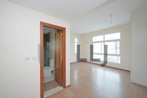 Vilë në Abu Dhabi, Emiratet e Bashkuara Arabe 5 dhoma gjumi, 904 m2. № 557363 - Foto 14