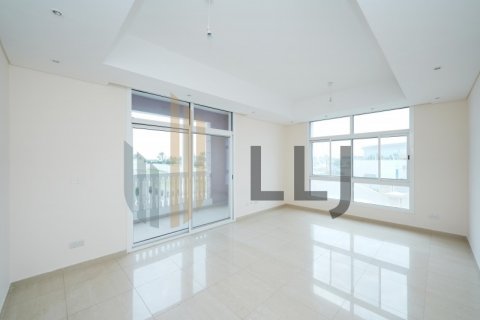 Vilë në Abu Dhabi, Emiratet e Bashkuara Arabe 5 dhoma gjumi, 904 m2. № 557363 - Foto 7