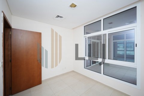 Vilë në Abu Dhabi, Emiratet e Bashkuara Arabe 5 dhoma gjumi, 904 m2. № 557363 - Foto 11