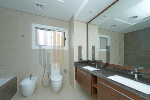 Vilë në Abu Dhabi, Emiratet e Bashkuara Arabe 5 dhoma gjumi, 904 m2. № 557363 - Foto 28