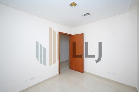Vilë në Abu Dhabi, Emiratet e Bashkuara Arabe 5 dhoma gjumi, 904 m2. № 557363 - Foto 10