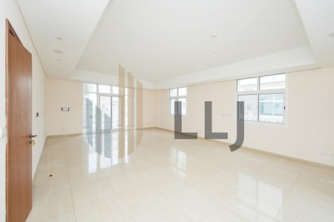 Vilë në Abu Dhabi, Emiratet e Bashkuara Arabe 5 dhoma gjumi, 904 m2. № 557363 - Foto 5