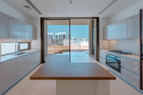 Villa te koop in Abu Dhabi, VAE 5 slaapkamers, 1347 vr.m., nr 748944 - foto 7