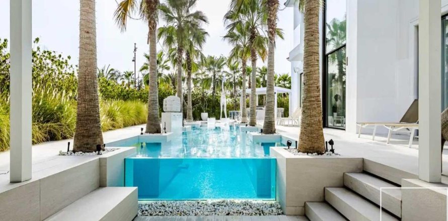 Вилла в Jumeirah Islands, Дубай, ОАЭ 4 спальни, 1025.93м2 № 755229