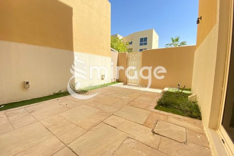 Řadový dům v Al Raha Gardens, Abu Dhabi, SAE 3 ložnice, 200.7 m² Č.: 579923 - fotografie 14