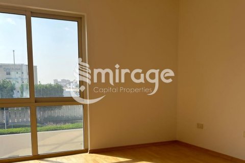 Villa in Al Raha Gardens, Abu Dhabi, UAE 5 bedrooms, 242.1 sq.m. № 579927 - photo 8