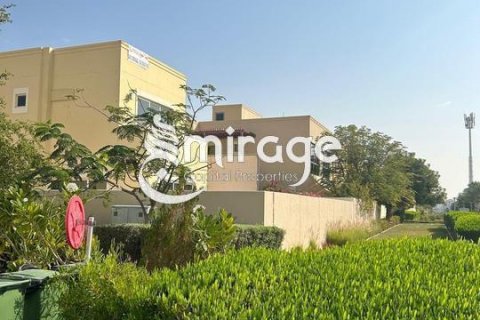 Üürile anda villa asukohaga Al Raha Gardens, Abu Dhabi, AÜE: 5 magamistoaga, 200 m² Nr 579924 - pilt 1