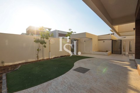 Huvila Yas Island, Abu Dhabi, Arabiemiraatit 4 makuuhuonetta, 430 m2 № 716962 - kuva 25