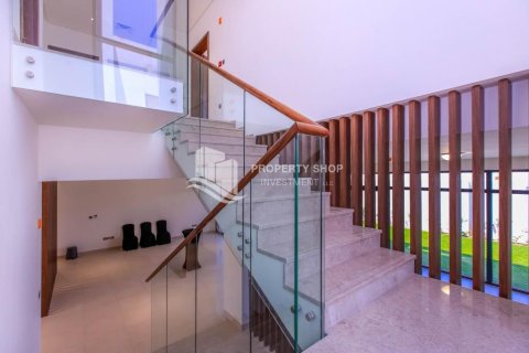 Huvila Yas Island, Abu Dhabi, Arabiemiraatit 4 makuuhuonetta, 430 m2 № 716962 - kuva 2