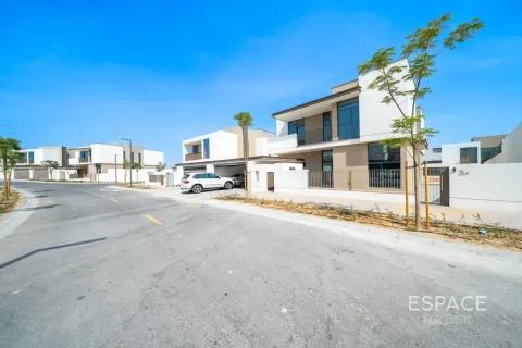 Városi lakóépület itt: Al Furjan, Dubai, EAE, 5 hálószoba, 442 m², azonosító: 738057