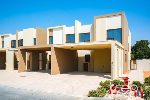 Villa till försäljning i Dubai, UAE 4 sovrum, 216.46 kvm Nr. 733244 - fotografi 2