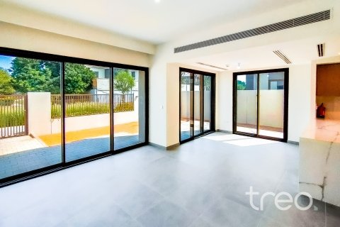 Villa till försäljning i Dubai, UAE 4 sovrum, 216.46 kvm Nr. 733244 - fotografi 3