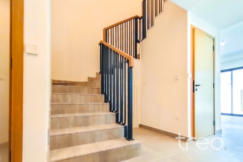 Villa till försäljning i Dubai, UAE 4 sovrum, 216.46 kvm Nr. 733244 - fotografi 6