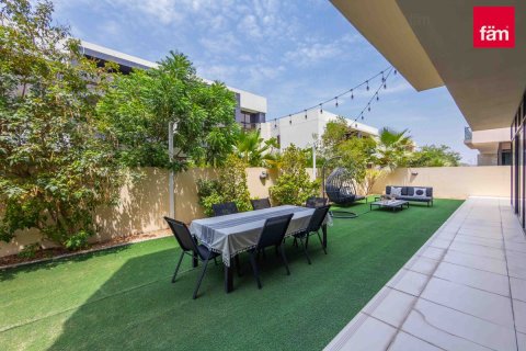 Dubai, BAE’de kiralık villa 5 yatak odası, 450 m² No 721170 - fotoğraf 10