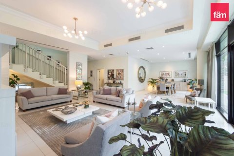 Dubai, BAE’de kiralık villa 5 yatak odası, 450 m² No 721170 - fotoğraf 11
