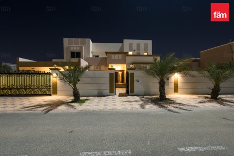 Villa en Al Barsha, Dubai, EAU 4 dormitorios, 1393.5 m² № 715092