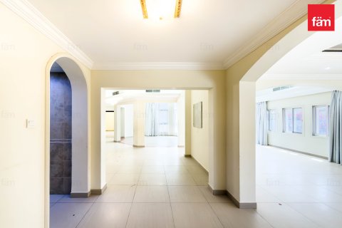 Vila u gradu Al Barsha, Dubai, UAE 4 spavaće sobe, 1393.5 m2 Br. 715092 - Slika 7