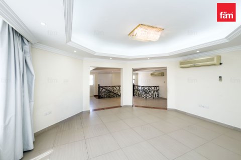 Vila u gradu Al Barsha, Dubai, UAE 4 spavaće sobe, 1393.5 m2 Br. 715092 - Slika 2