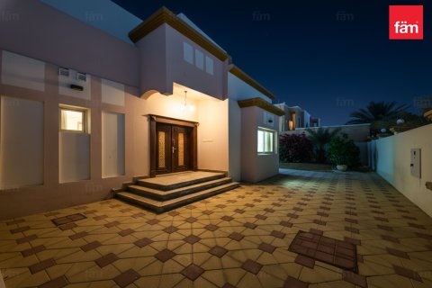 Vila u gradu Al Barsha, Dubai, UAE 4 spavaće sobe, 1393.5 m2 Br. 715092 - Slika 10