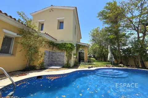 Řadový dům v Arabian Ranches, Dubai, SAE 4 ložnice, 581 m² Č.: 650286 - fotografie 1