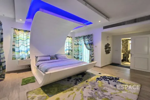 Řadový dům v Arabian Ranches, Dubai, SAE 4 ložnice, 581 m² Č.: 650286 - fotografie 14