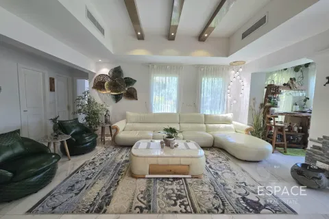 Řadový dům v Arabian Ranches, Dubai, SAE 4 ložnice, 581 m² Č.: 650286 - fotografie 4