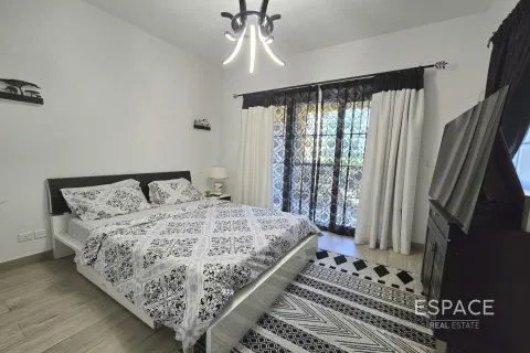 Řadový dům v Arabian Ranches, Dubai, SAE 4 ložnice, 581 m² Č.: 650286 - fotografie 12