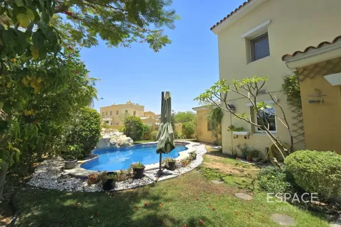 Řadový dům v Arabian Ranches, Dubai, SAE 4 ložnice, 581 m² Č.: 650286 - fotografie 17