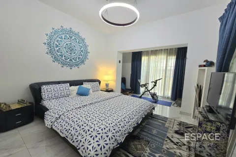 Řadový dům v Arabian Ranches, Dubai, SAE 4 ložnice, 581 m² Č.: 650286 - fotografie 8