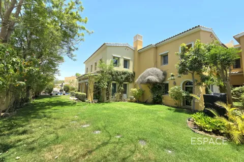 Řadový dům v Arabian Ranches, Dubai, SAE 4 ložnice, 581 m² Č.: 650286 - fotografie 2