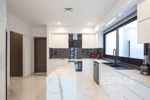 Villa in Palm Jumeirah, Dubai, UAE 6 bedrooms, 650 sq.m. № 650289 - photo 7
