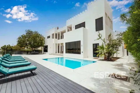 Villa in Palm Jumeirah, Dubai, UAE 6 bedrooms, 650 sq.m. № 650289 - photo 1