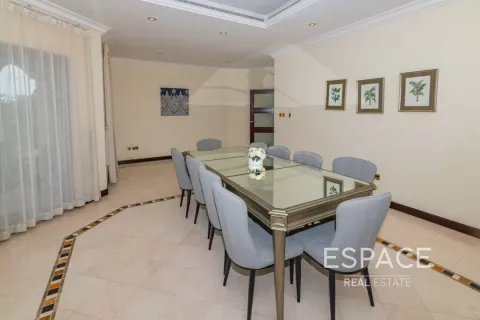 Villa en alquiler en Palm Jumeirah, Dubai, EAU 4 dormitorios, 465 m2 № 650288 - foto 3