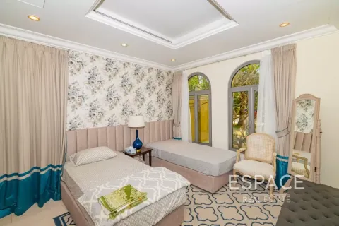 Villa en alquiler en Palm Jumeirah, Dubai, EAU 4 dormitorios, 465 m2 № 650288 - foto 8