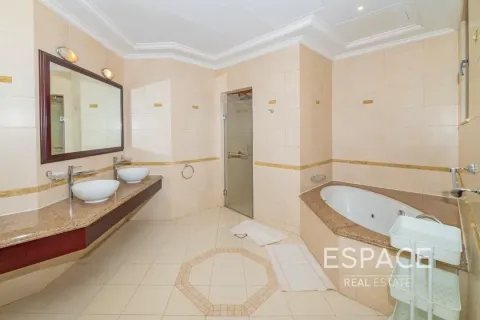 Villa en alquiler en Palm Jumeirah, Dubai, EAU 4 dormitorios, 465 m2 № 650288 - foto 11