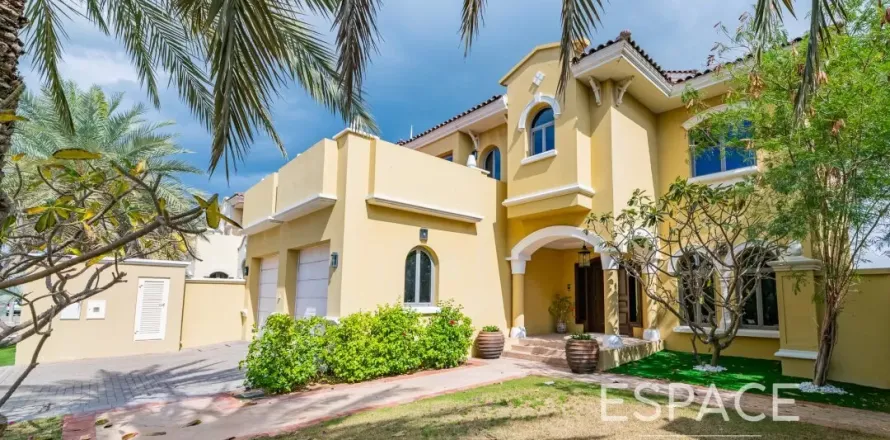 Villa en Palm Jumeirah, Dubai, EAU 4 dormitorios, 465 m² № 650288