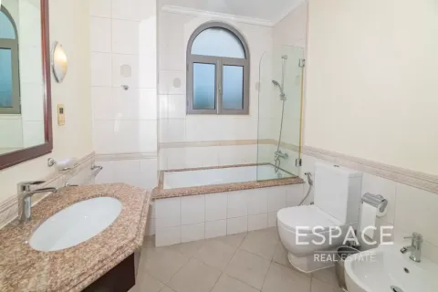 Villa en alquiler en Palm Jumeirah, Dubai, EAU 4 dormitorios, 465 m2 № 650288 - foto 10