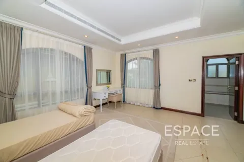 Villa en alquiler en Palm Jumeirah, Dubai, EAU 4 dormitorios, 465 m2 № 650288 - foto 9