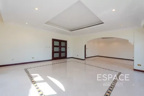 Villa in Palm Jumeirah, Dubai, UAE 4 bedrooms, 465 sq.m. № 650290 - photo 9
