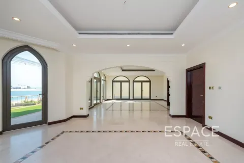 Villa in Palm Jumeirah, Dubai, UAE 4 bedrooms, 465 sq.m. № 650290 - photo 11