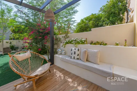 Villa in The Springs, Dubai, UAE 2 bedrooms, 153 sq.m. № 650292 - photo 17