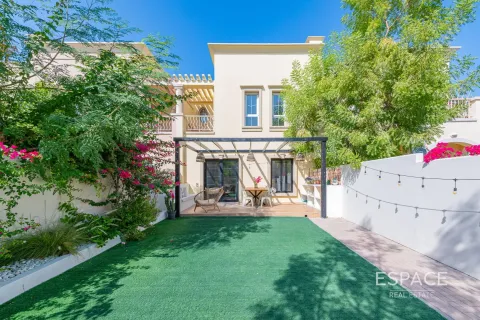 Villa in The Springs, Dubai, UAE 2 bedrooms, 153 sq.m. № 650292 - photo 1