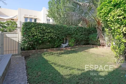 Villa The Lakes, Dubaijā, AAE 3 istabas, 234 m2 Nr. 650291 - attēls 2