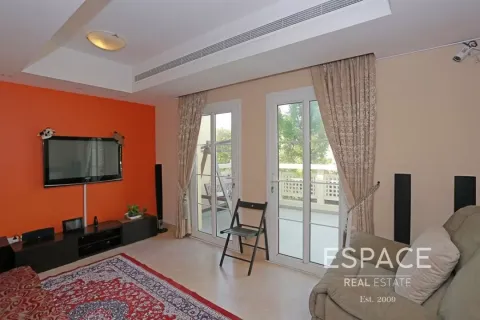 Villa The Lakes, Dubaijā, AAE 3 istabas, 234 m2 Nr. 650291 - attēls 9