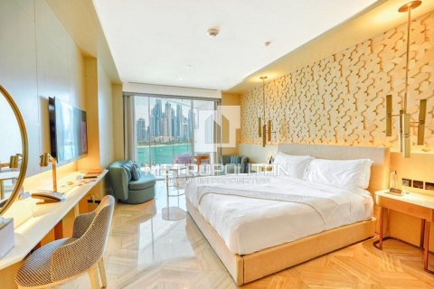Apartment in Palm Jumeirah, Dubai, UAE 46 sq.m. № 591960 - photo 1