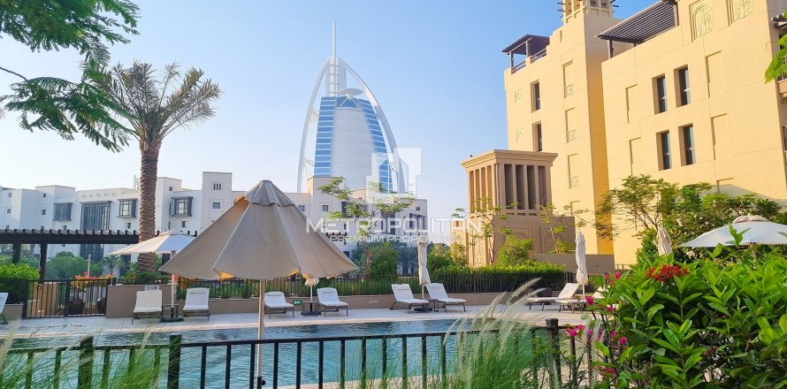 阿联酋 Dubai Umm Suqeim 公寓 1 卧, 71 平方米 , 编号 592825