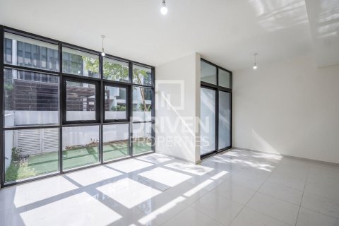 Shtëpi në qytet në Dubai, Emiratet e Bashkuara Arabe 3 dhoma gjumi, 151.8 m2. № 756643 - Foto 3
